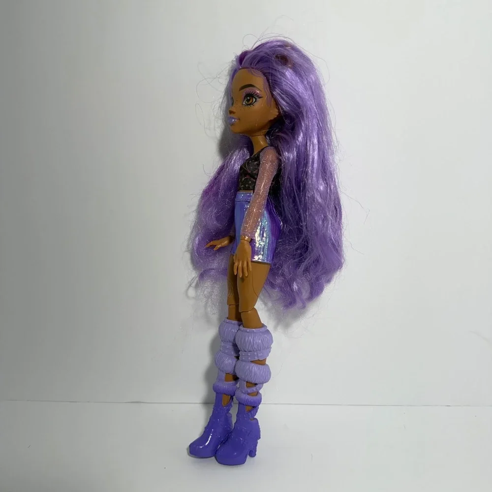 Monster High Clawdeen Wolf Skulltimate Secrets Fearidescent w Coffin Case